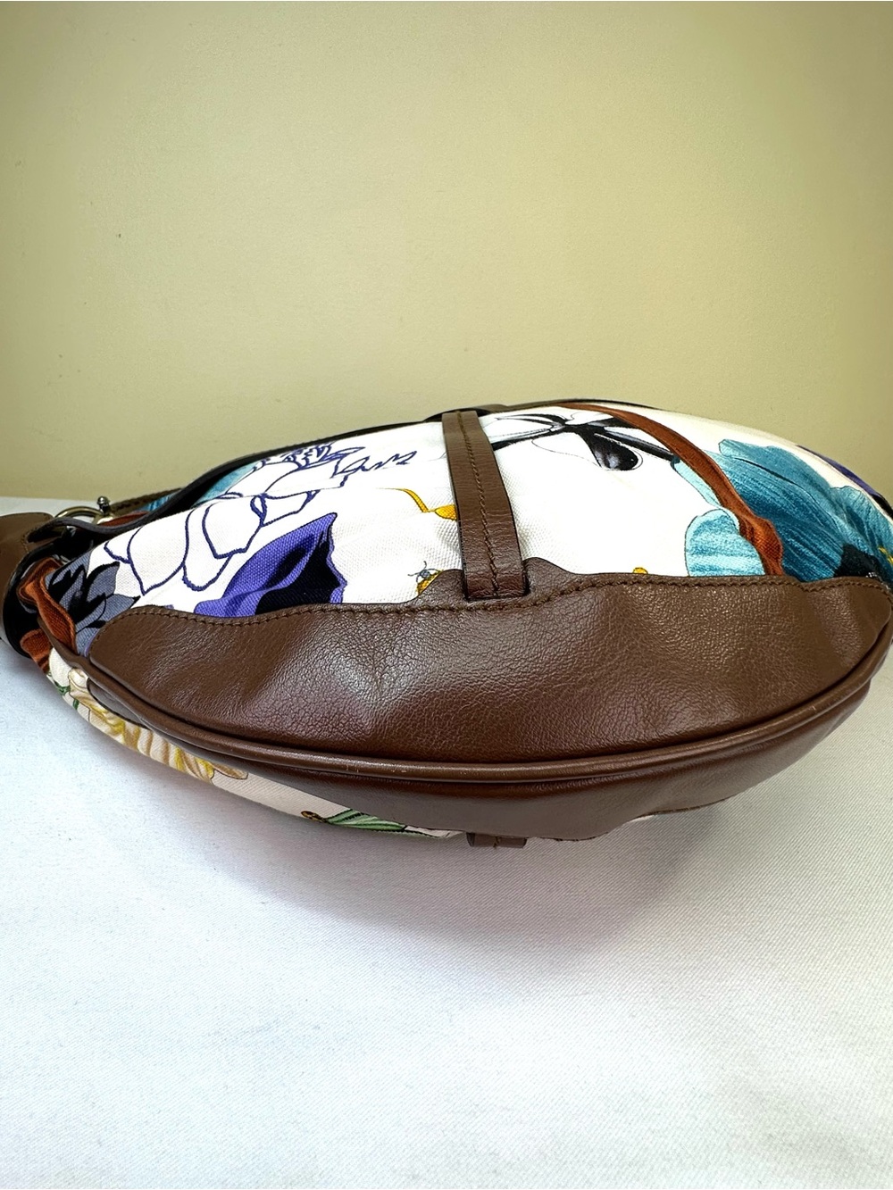 Salvatore Ferragamo Floral Multicolor Canvas & Leather Hobo bag - Picture 12 of 17